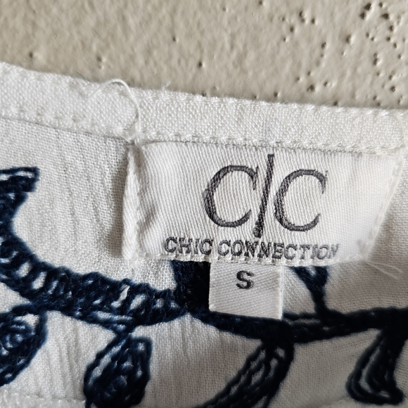 CHIC CONNECTION Textured Square Neck Top, S - Picture 6 of 8